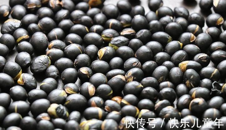 碱性食物|冬天要常吃黑豆,教你简单做法,做一次够吃半个月,随吃随取