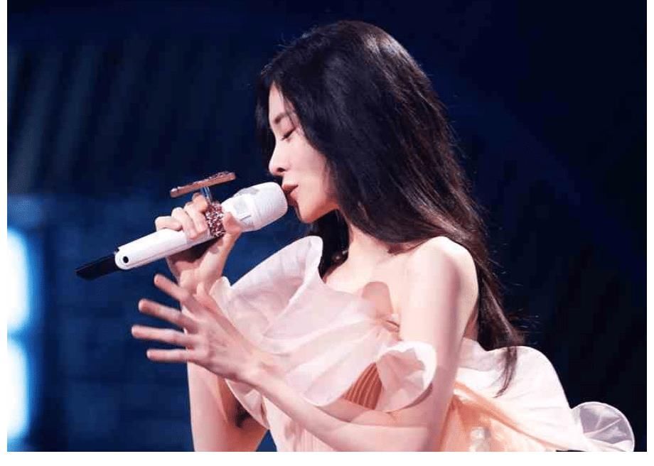 《我们的歌3》决赛反转不断,戴佩妮逆风翻盘,完胜林子祥遭质疑