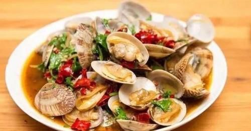 花蛤怎样炒最好？要不要过水？