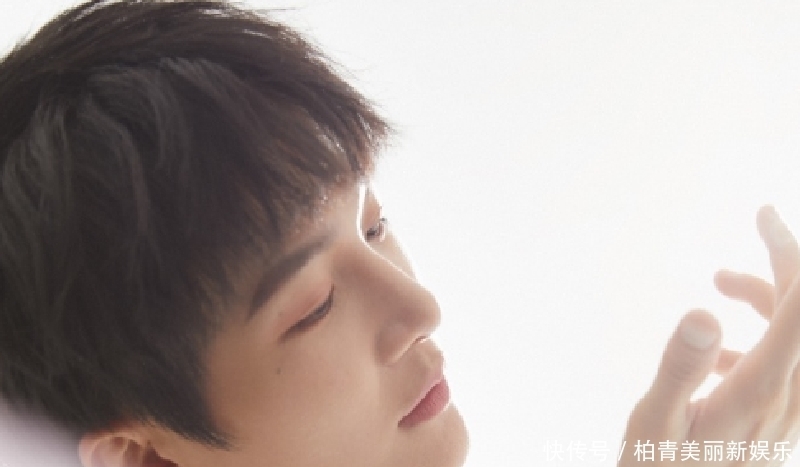 周深节日发祝福,本以为家世显赫,没想到他