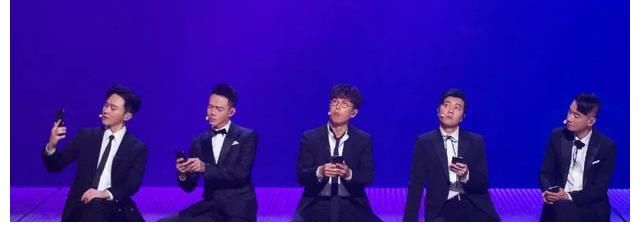 张智霖|五人年龄相加超250岁,被迫营业的中年港星,能让多少顶流脸红?