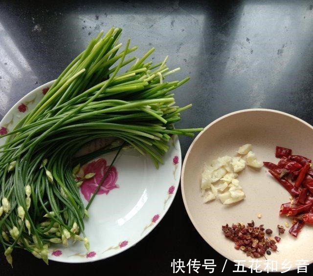 鲜美|炝炒韭菜苔，味道鲜美，可口下饭！