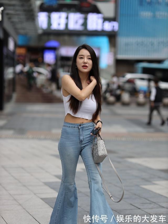 搭配|搭配t恤能让整个人看起来更迷人,腿型更好看