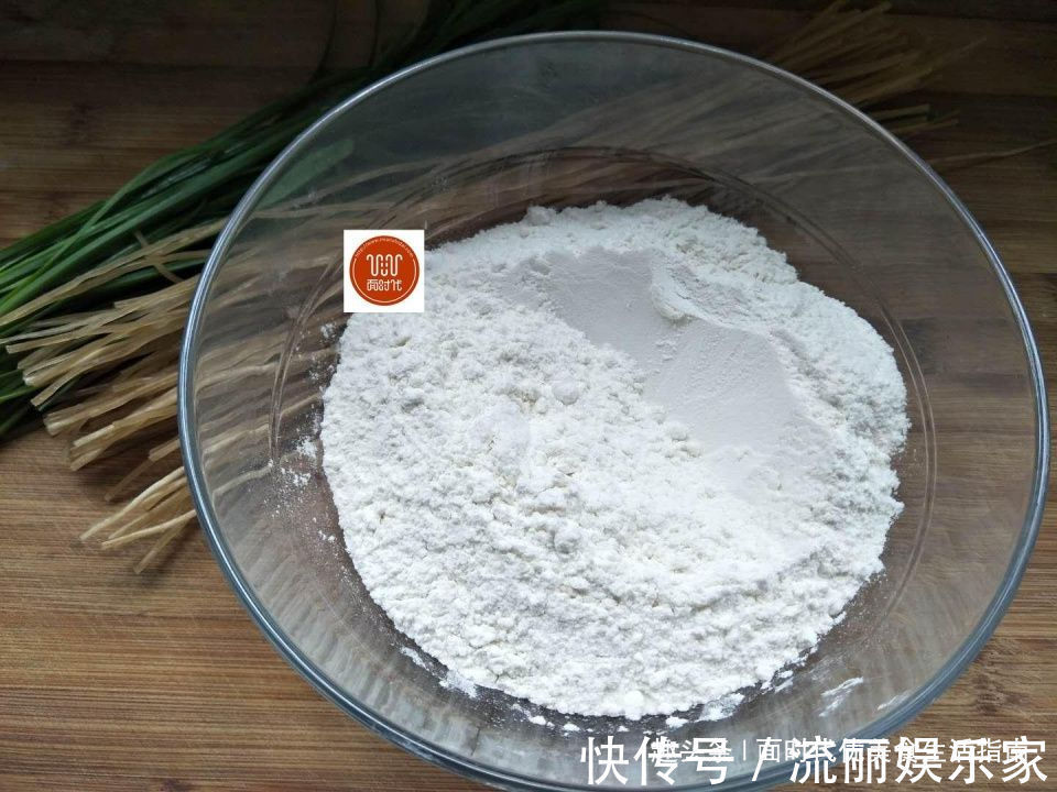 外酥|做韭菜盒子，教你一招，外酥内鲜，好吃不腻，简单又美味！