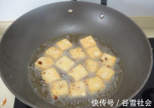 油炸|炸豆腐，直接炸就错了！多做1步，豆腐不溅油，不易碎，还不油腻