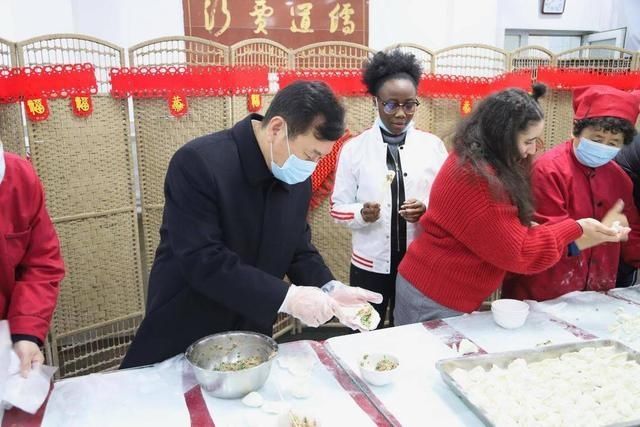 “我在中国过年挺好的！”东财留学生共庆中国年