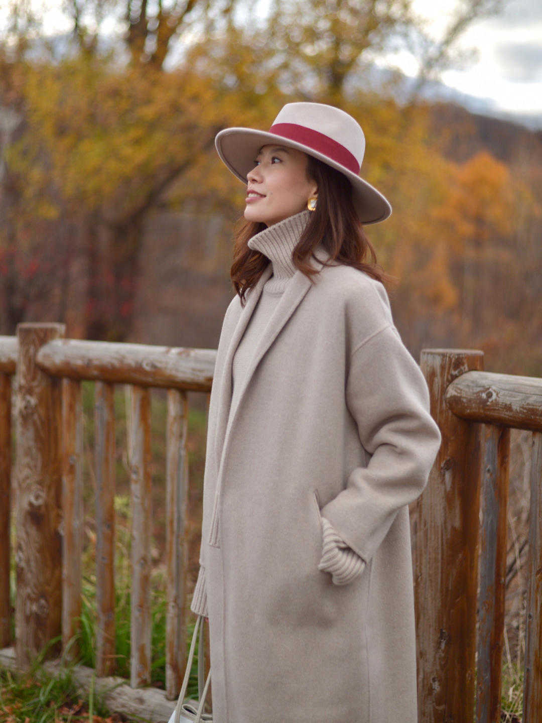 紧身|寒冬的毛衣+大衣,也是受欢迎的CP,保暖又温柔,谁穿谁好看?