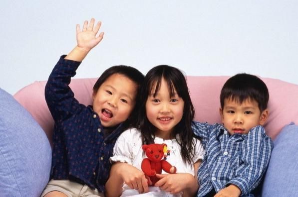 41岁“勇敢姥姥”生下3胞胎!奶粉钱成负担,网友:自己找罪受