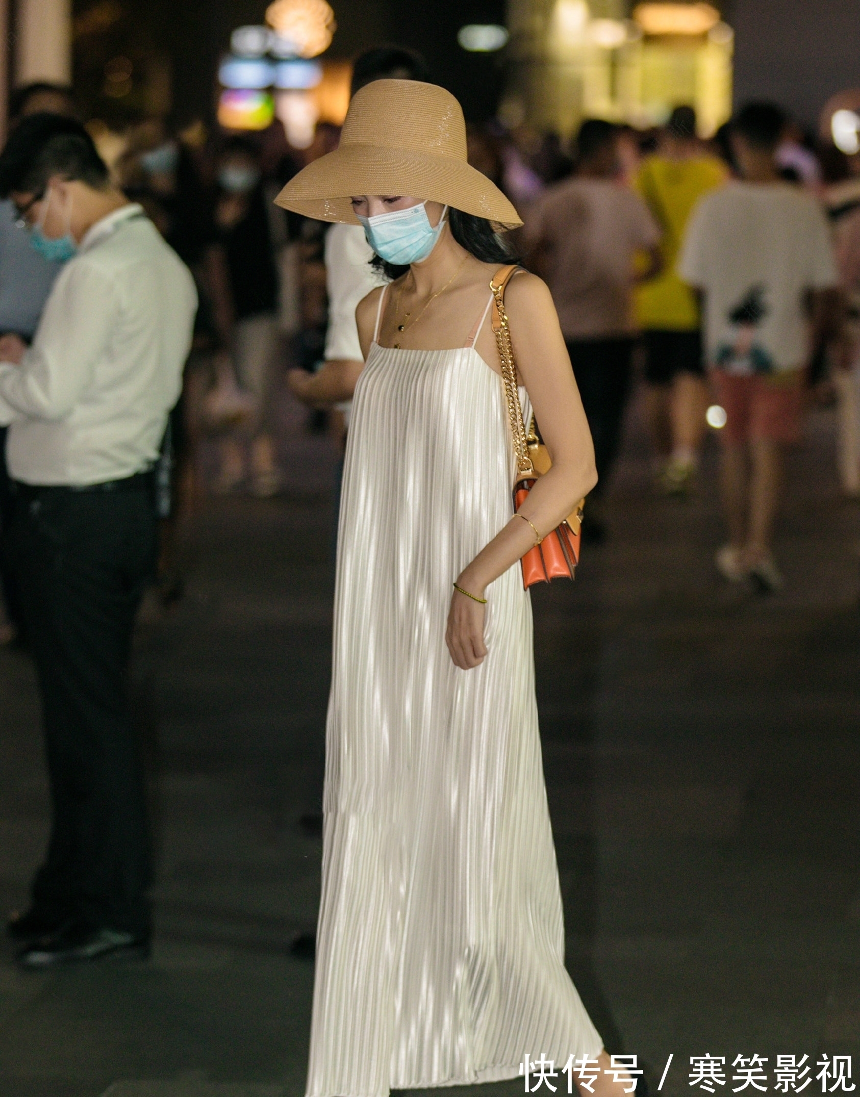 高跟鞋 连衣裙更能展现女性魅力,搭配高跟鞋优雅又高级