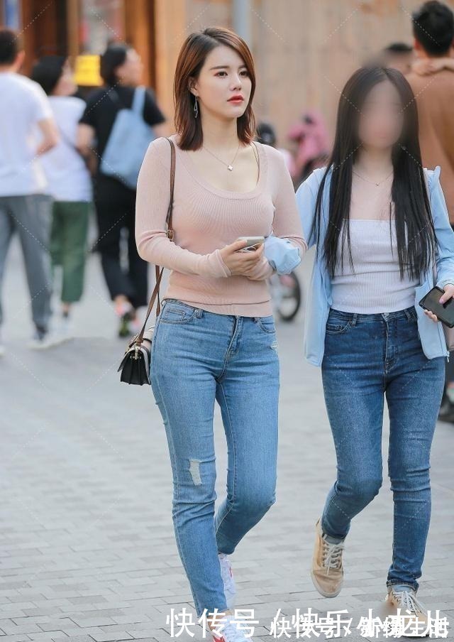 裤子 超强搭配能力的牛仔裤,娶老婆就要娶这种,请她吃饭会给我面子吗