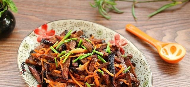 猪血丸子|建议中年女性家里条件允许,少吃牛肉羊肉多吃它,好处不请自来!