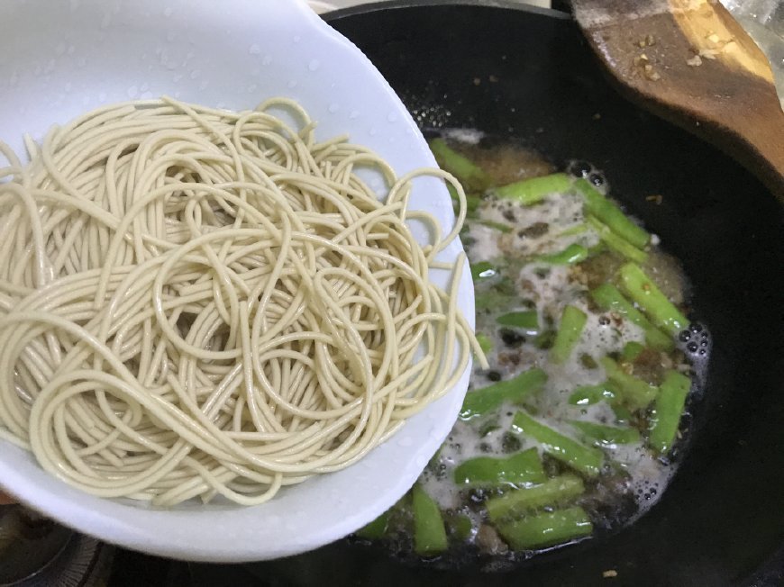 这么做面条,好吃到盘底都要舔光,儿子天天嚷着要吃