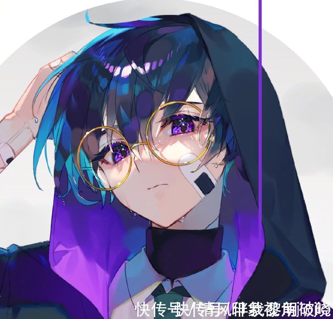 深蓝色@深蓝色瑰丽梦幻的少女插画,对于眼睛的刻画绝了