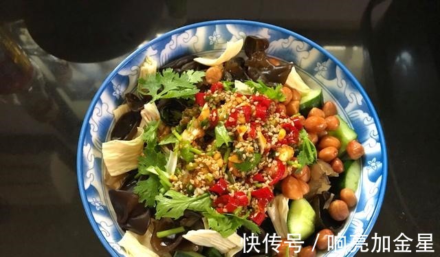 lsj|夏天就馋这菜，4种食材放一起，不炒不炖切好加料一拌，开胃解暑！