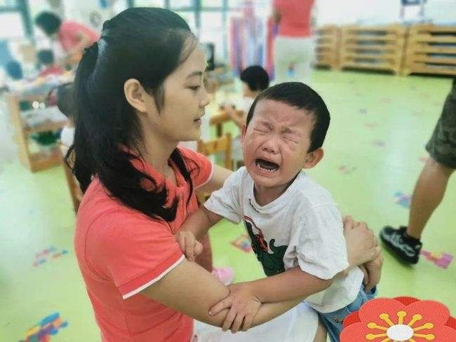 父母|“我儿子不吃馒头，幼儿园做点别的吃！”家长无理取闹，娃被孤立