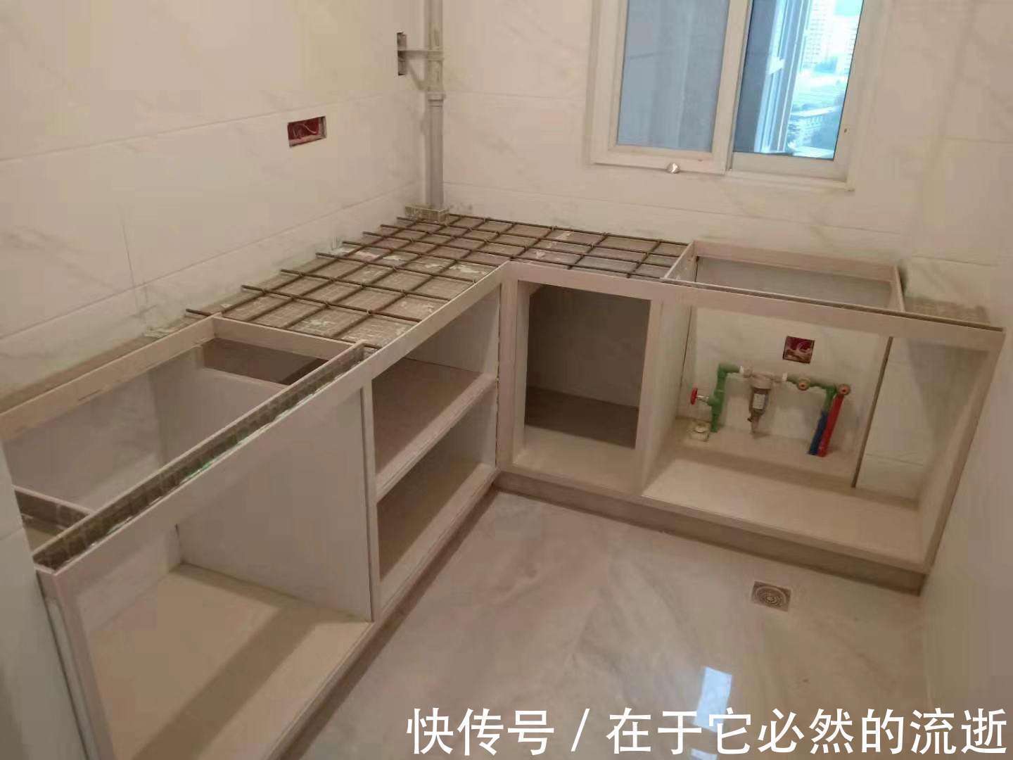 实用|越来越多聪明人这样安装橱柜,不得不夸太实用了,懊悔我家才察觉