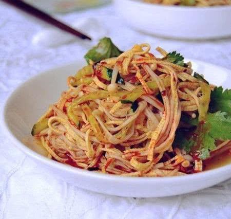 美食推荐：凉拌酸辣茄子，剁椒肉末毛豆，豆皮金针菇拌黄瓜的做法