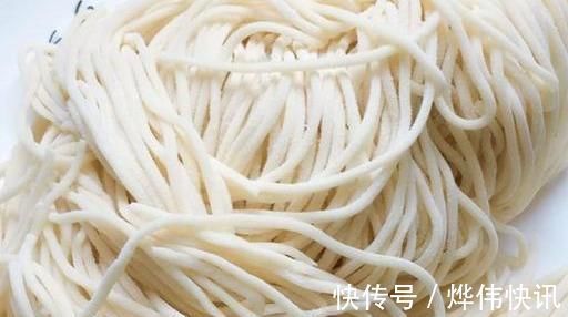 炒面|教你在家做炒面,几步就上桌,劲道又爽滑,一家老少都爱吃