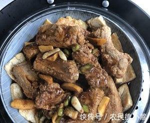 家常排骨菜谱，豆腐蒸排骨，做法简单，清淡美味，超下饭，吃不够