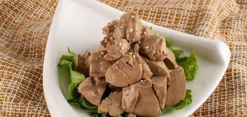 加速器|高血压“加速器”不止是盐，提醒：少碰3物，常喝2水，血压慢慢降