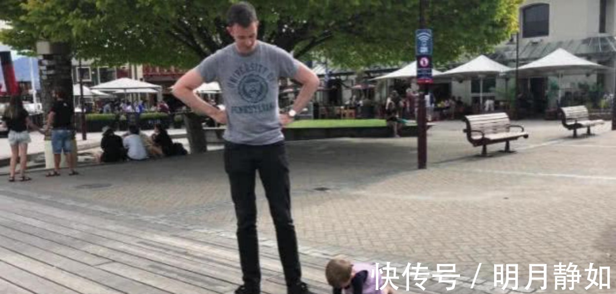 大长腿|高颜值长腿爸爸，遛娃照一夜走红，网友：妈妈好福气