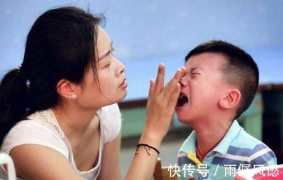 幼儿园|3岁女儿从幼儿园回家,紧握裤子说不能尿尿,脱下裤子妈妈气炸