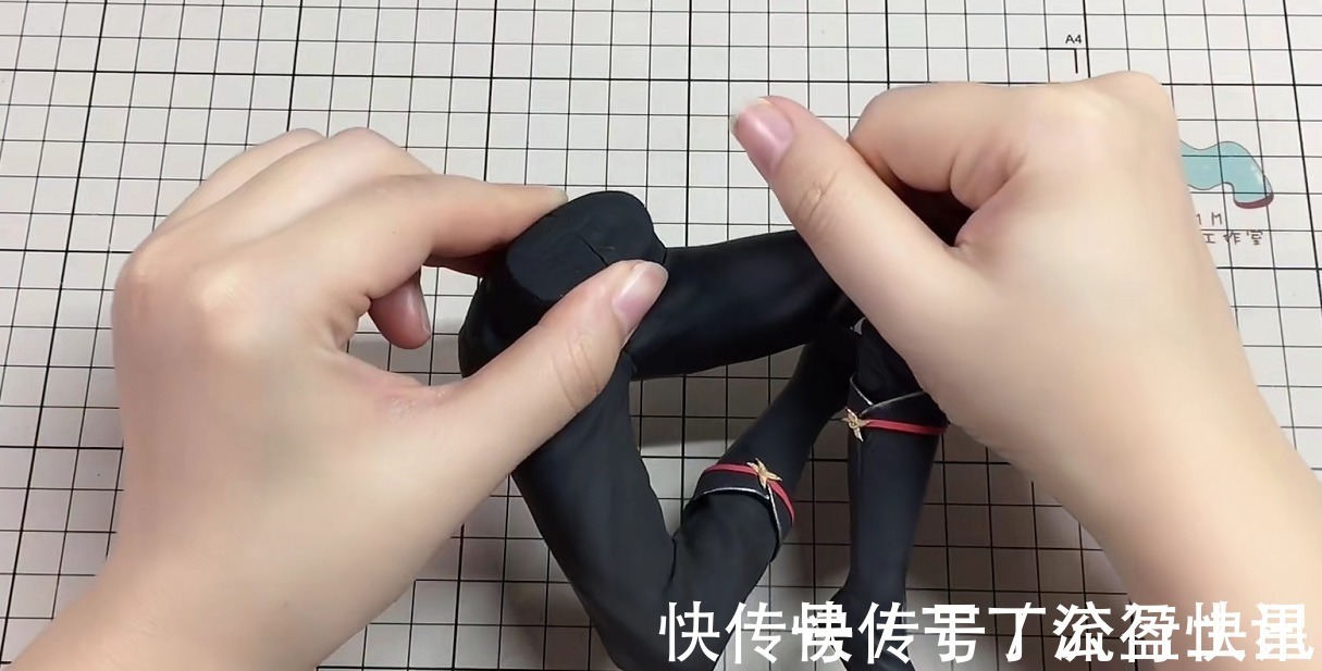 超轻粘土|大佬用“泥巴”捏出漫画版花城,手艺分女娲娘娘一半可好