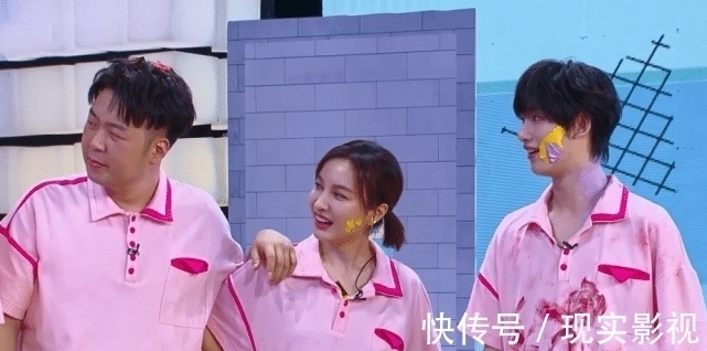 粉丝举报丁程鑫无证上岗，《快本》对其定位做出调整，早干啥去了