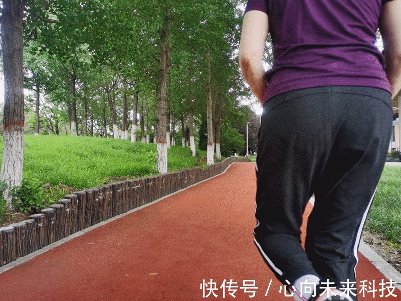 跑步|亚健康想开跑却不知如何选鞋,咕咚10K悦弹跑鞋,入门跑者首选