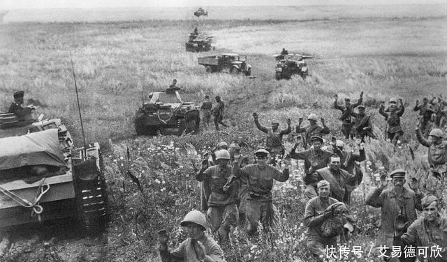 科涅夫|苏军上将司令亲自上前线用大炮打坦克：因败仗被抓，却得贵人救命