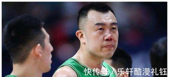 偷袭|严惩威姆斯,韩德君被打骨折,慢动作还原任骏飞偷袭韩德君面部