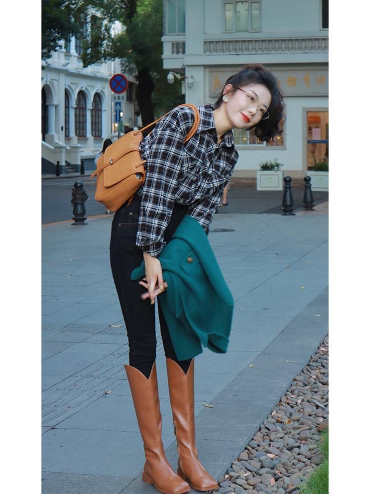 休闲风 日常青春休闲风,请参考条纹OR格纹的元素,基础款打造最亮眼的你