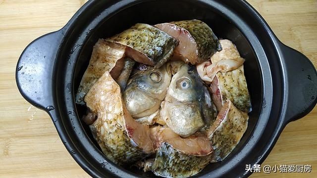  2克|教你做非常简单的砂锅焖草鱼，不用煎也不用油炸，好吃特下饭