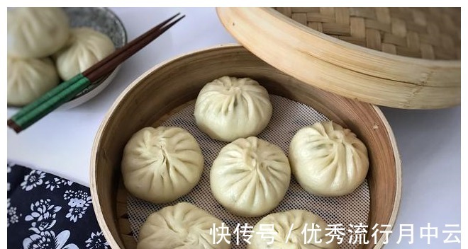 小米椒|包子还是最爱吃老妈做的这馅，比肉馅好吃几倍，出锅我就吃3个！