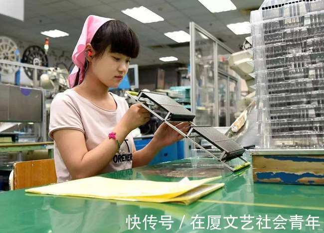 工资|为何很多人进富士康只做临时工不做正式工？打工妹：工资低没返费