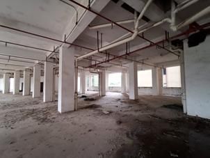 烂尾|烂尾多年的龙城国际公寓式酒店进入二次拍卖,期待涅槃重生