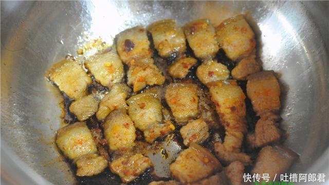 好吃|电饭锅做五花肉,比烤还好吃!焦脆喷香,焖一焖就出锅,超省事!