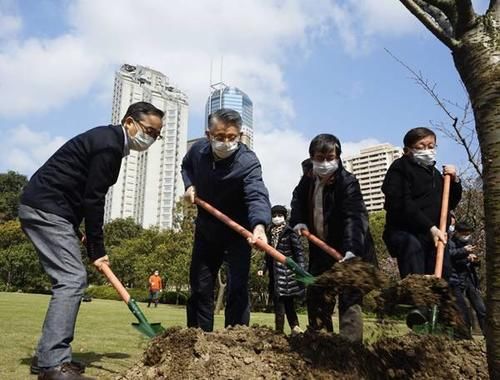  年终|年终报道丨2020年中外民众守望相助的那些暖心事