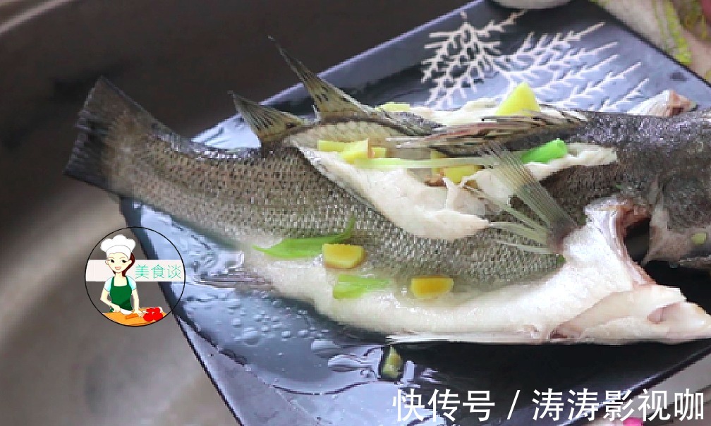清蒸鲈鱼时，放盐和料酒都不对，牢记蒸鱼三技巧，鱼鲜嫩不腥不柴