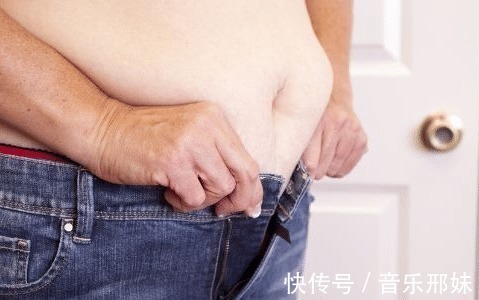 大蒜|肚子大得像孕妇只需一瓣大蒜,谁用谁瘦,水桶瞬变成A4腰