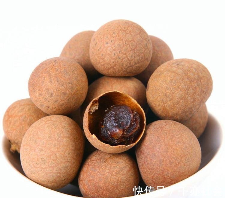 核桃|常吃3种食物、让你沾床就睡!今天开始试试,睡醒就是天亮。