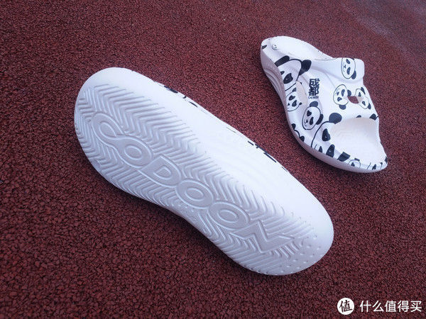 熊猫 折腾不止 篇七十:跑后恢复缓解双脚疲劳,咕咚舒缓运动拖鞋