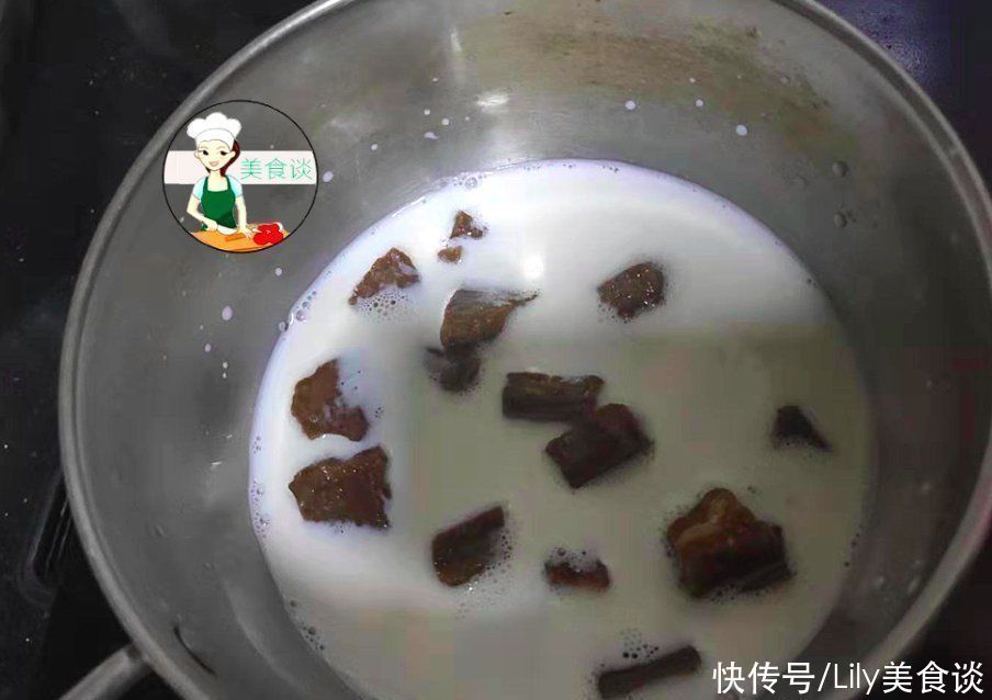 冷天红豆和此是绝配,一拌一蒸就好,又香又解馋,大人孩子都爱吃