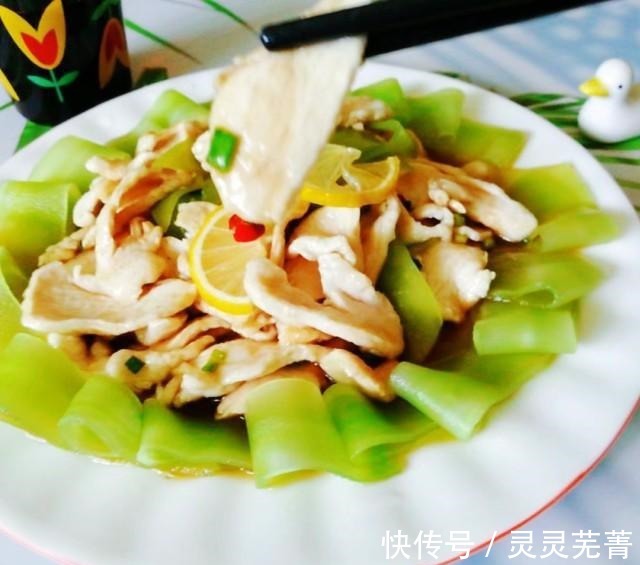 莴笋|脆爽嫩滑,减肥瘦身~莴笋拌鸡肉片!