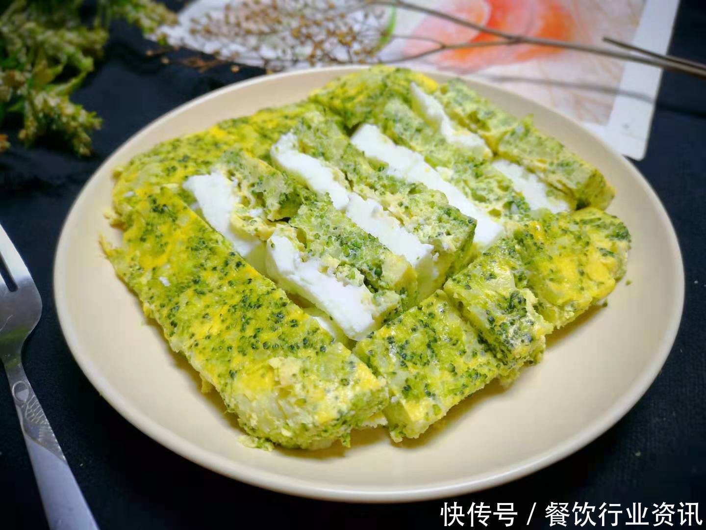 蓝花|“西蓝花鸡蛋羹”,每天早上都得做,10分钟出锅