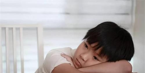 家长|父母常挂嘴边的逗笑,这3句话伤娃最深,取悦了家长却伤害了孩子