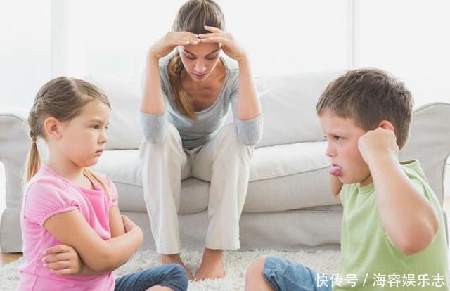 龙凤胎|家有龙凤胎,奶奶抢着带男宝,姥姥主动带女宝,3年后差距明显