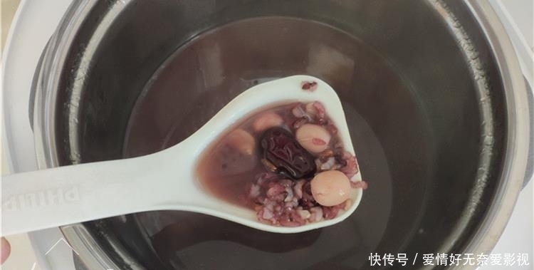 热乎乎|天气干燥还冷,北方人用这“八宝”煮粥,热乎乎又营养,特省事儿