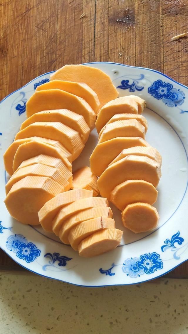 糖葫芦|吃了30年才知道,它是“天然黄体酮”,女人常吃不长皱纹不显老