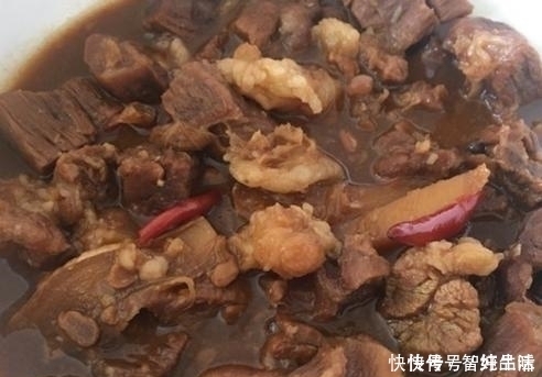 煮牛肉时，就是炖不烂往汤里加1物，轻松煮好牛肉